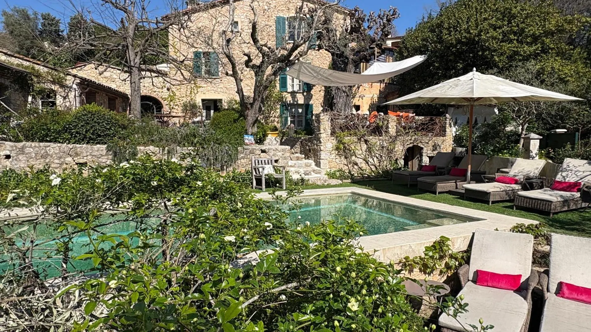 Les Rosees Bed & Breakfast Mougins