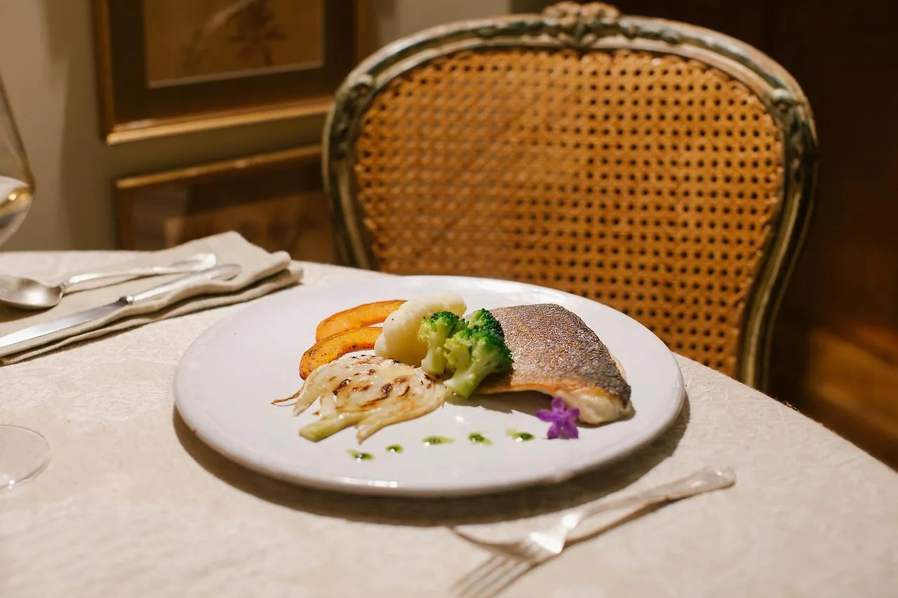 Les Rosées Mougins Couette-café