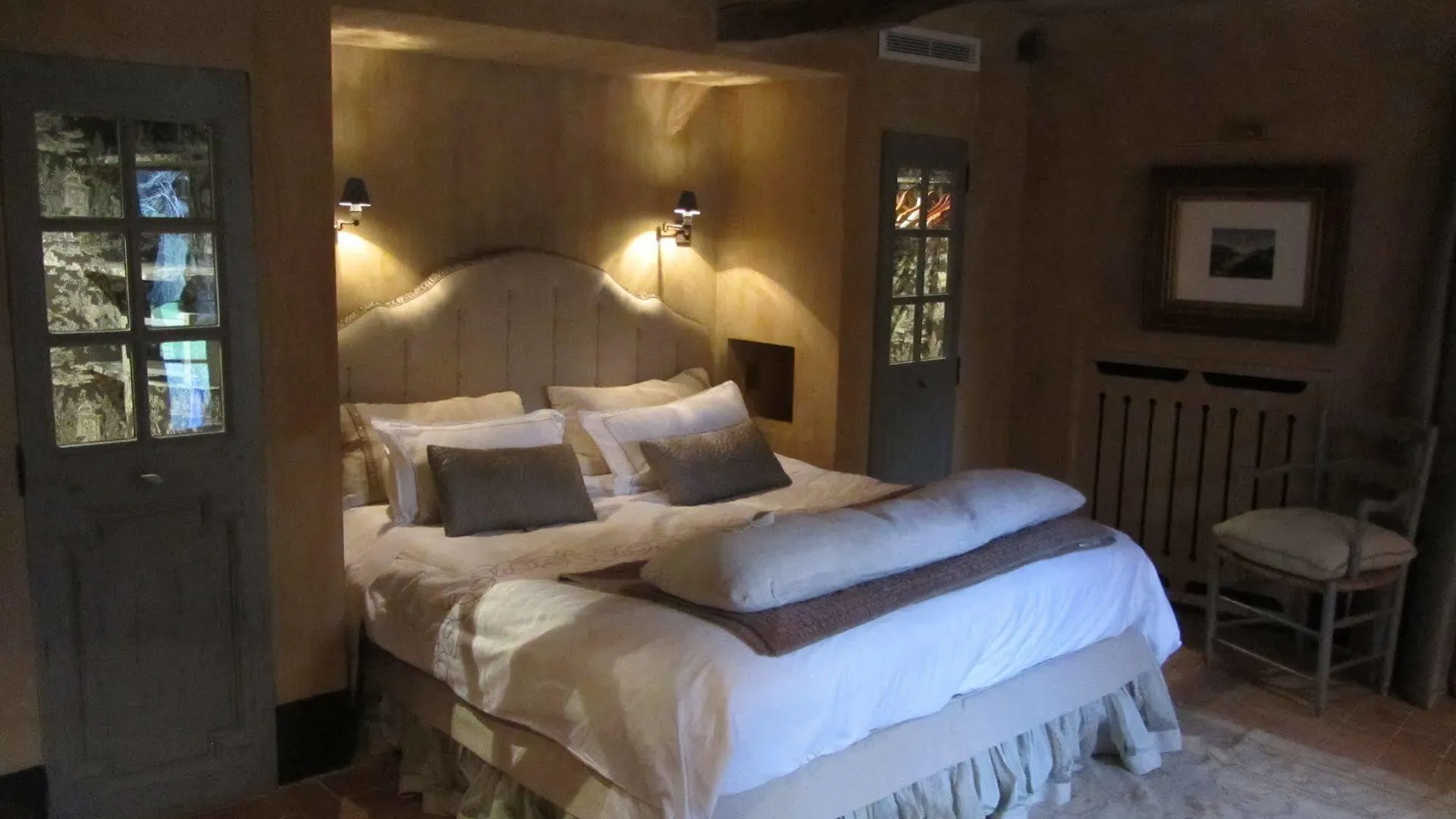 Les Rosées Mougins Couette-café